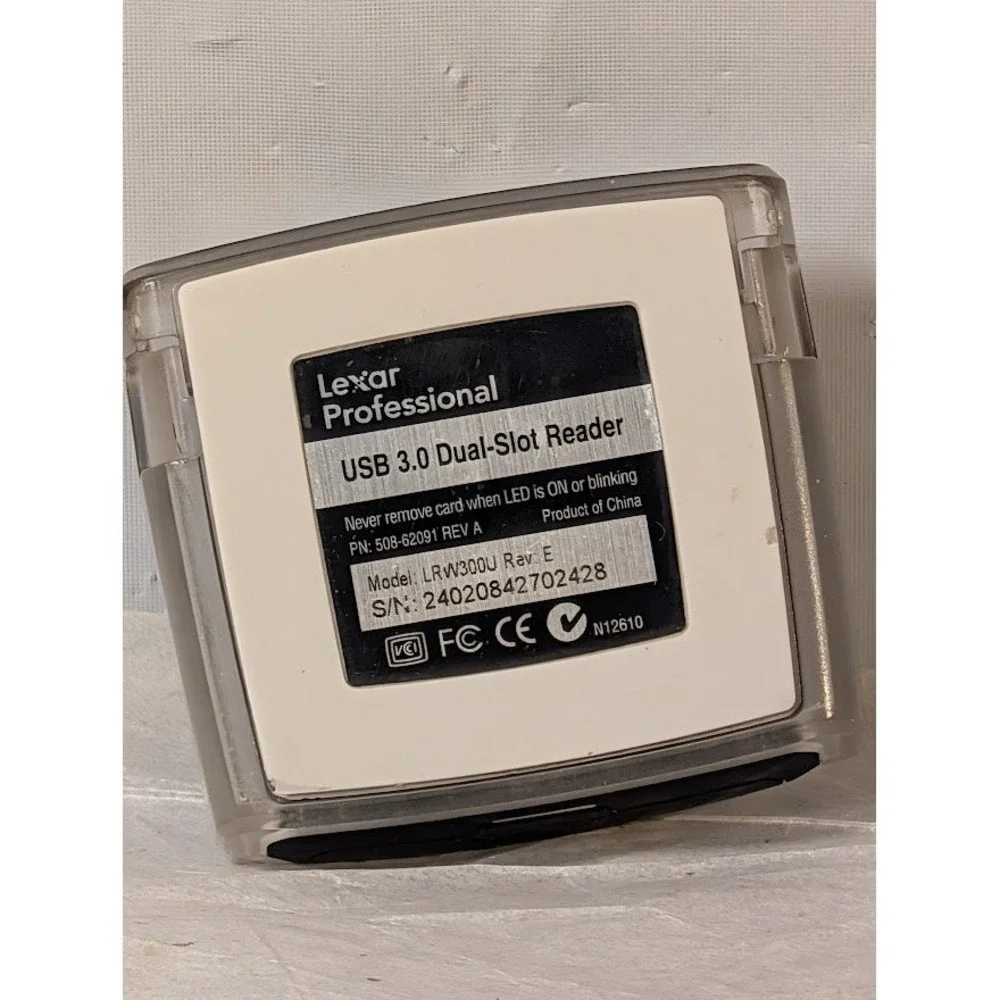 Lexar Professional‎ USB 3.0 Dual Slot Card Reader LRW300U Rev E
